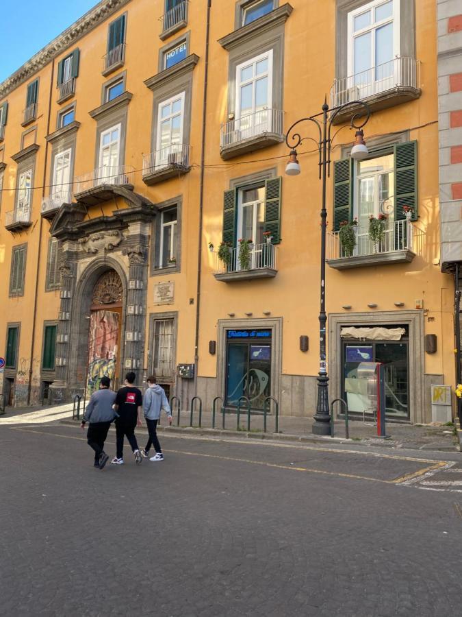 ナポリ Dimora Donna Elena Bed & Breakfast エクステリア 写真