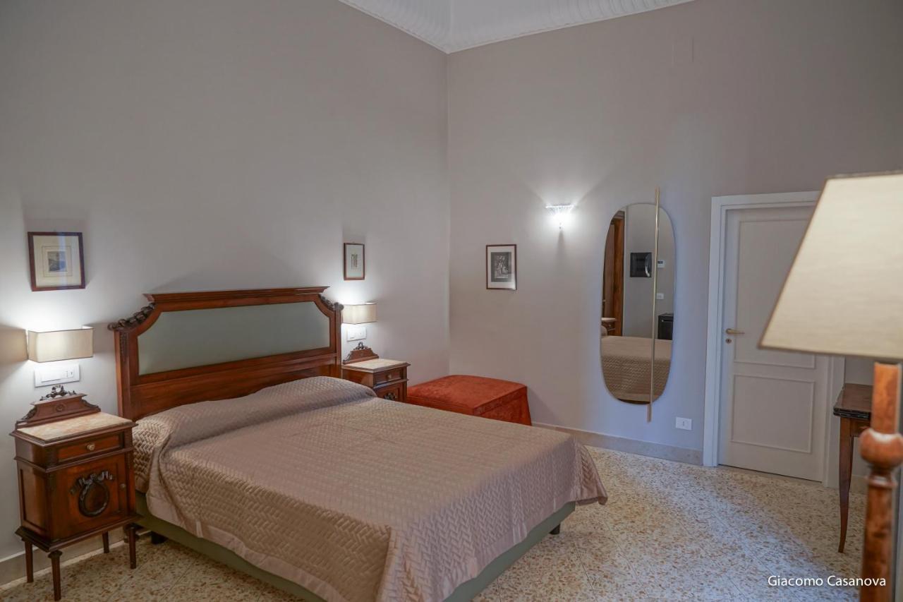 ナポリ Dimora Donna Elena Bed & Breakfast エクステリア 写真